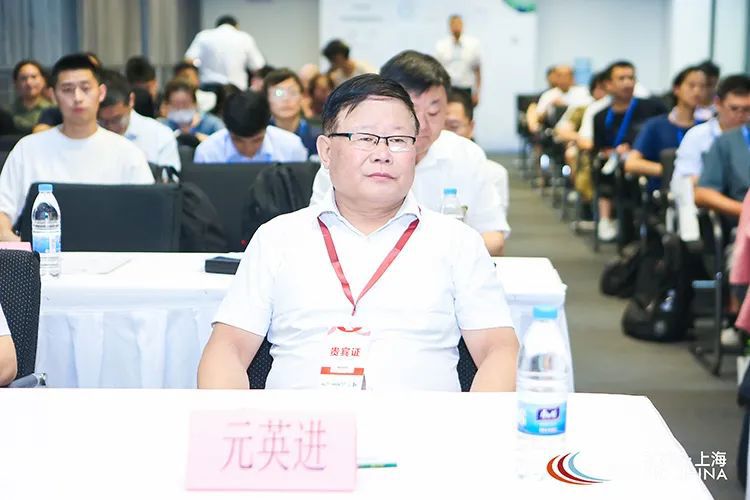 元英进院士领衔做了《合成生物学及应用》主题报告