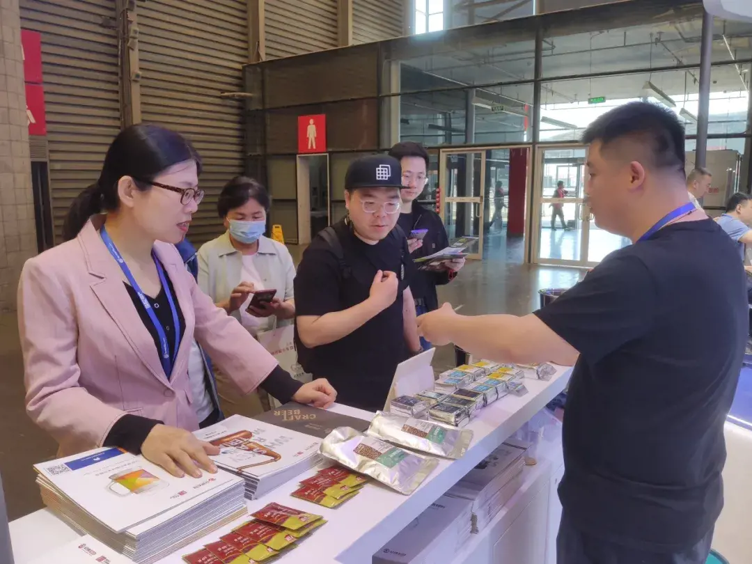 安琪酿造的特装展位