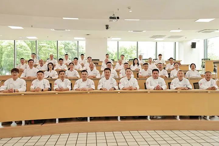 安琪成功举办首期冷冻生坯包子培训班