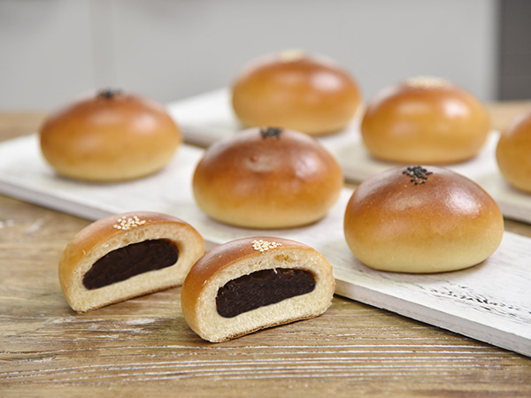 Home baking tasty red bean rolls, so easy!