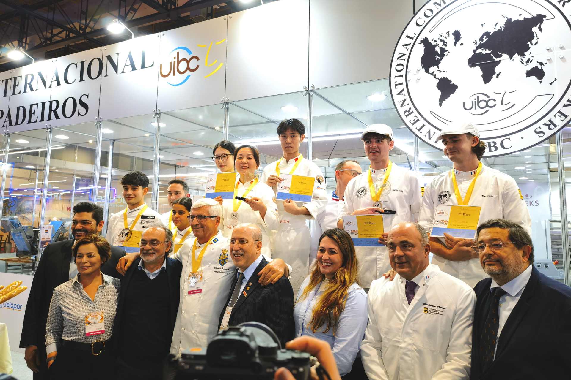 Angel Yeast Leads Team to Victory in UIBC International Young Bakers Competition Angel Yeast Leads Team to Victory in UIBC International Young Bakers Competition