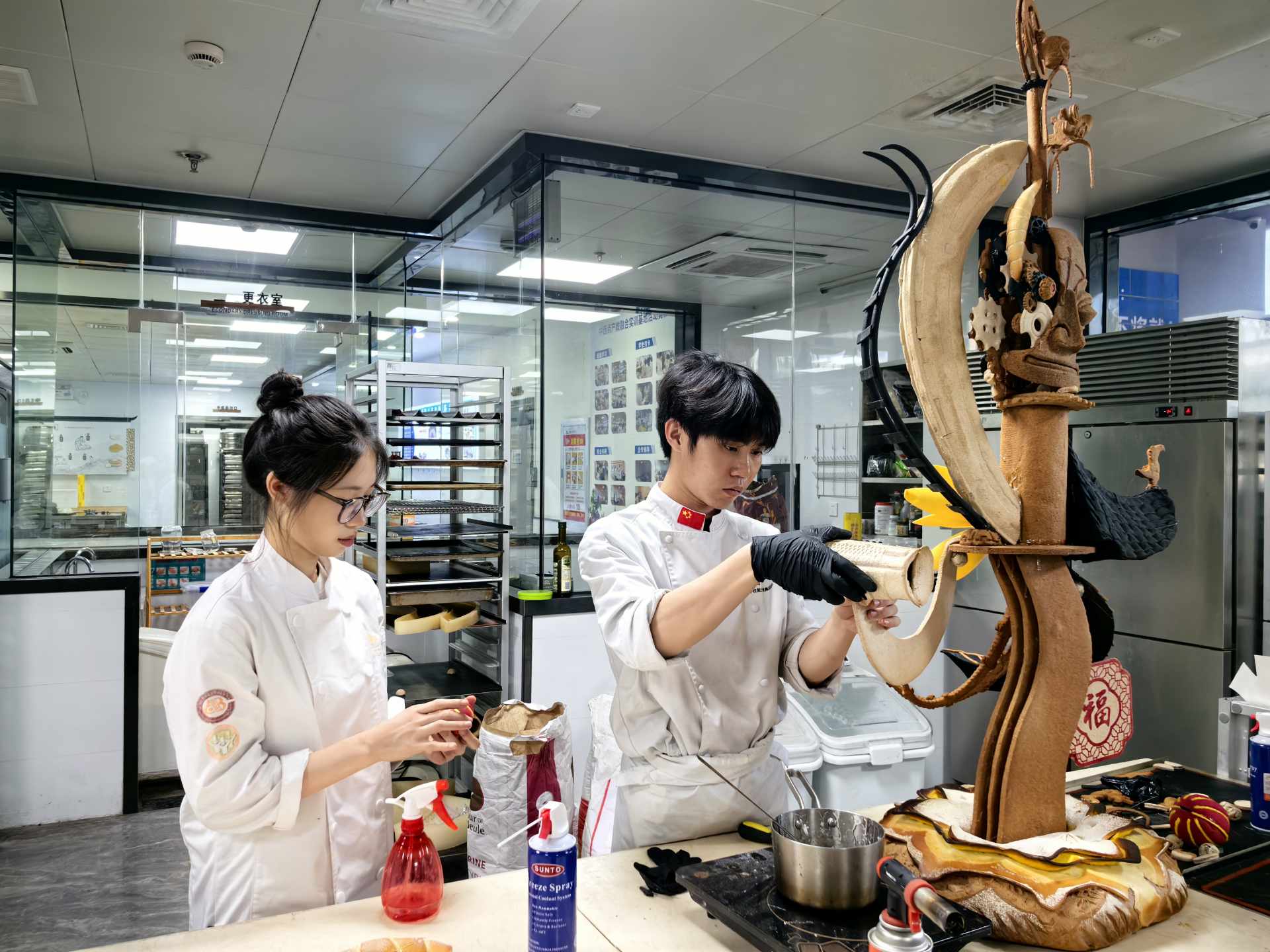 Angel Yeast Leads Team to Victory in UIBC International Young Bakers Competition Angel Yeast Leads Team to Victory in UIBC International Young Bakers Competition