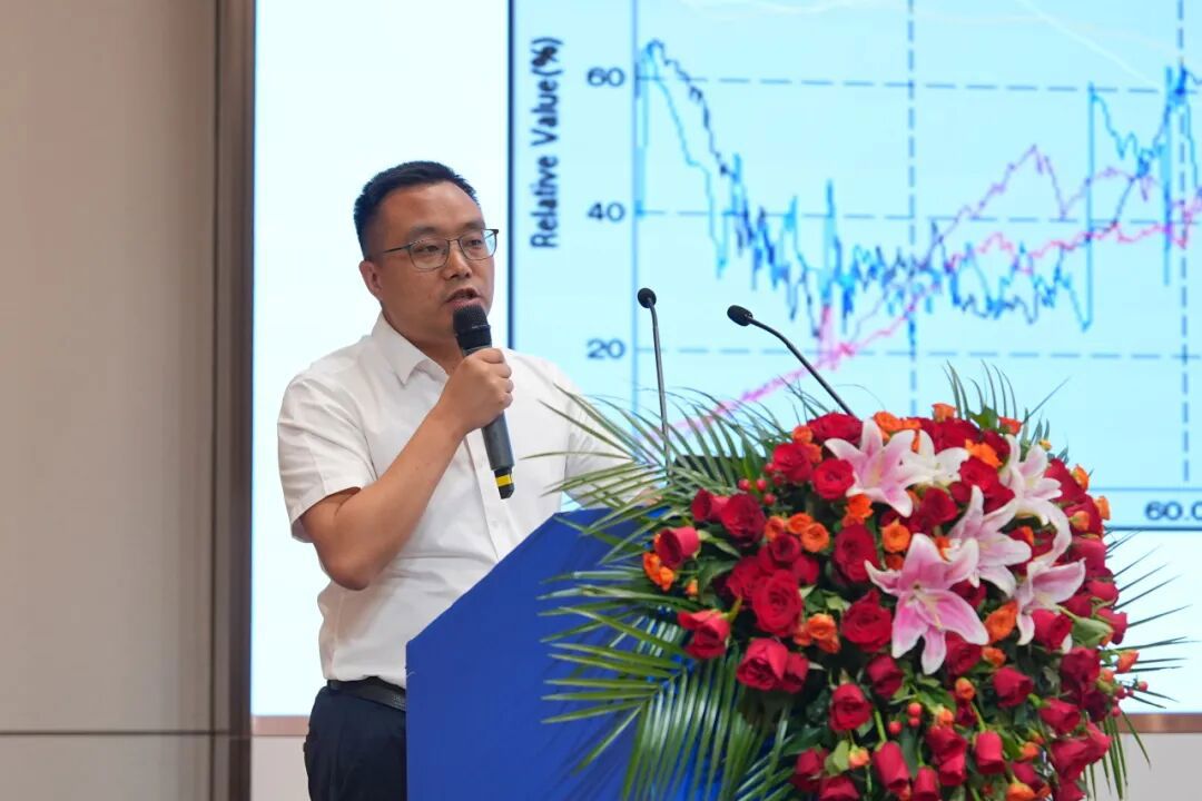 安琪酵母股份有限公司生物农业技术中心副总经理 梁思威 安琪酵母股份有限公司生物农业技术中心副总经理 梁思威